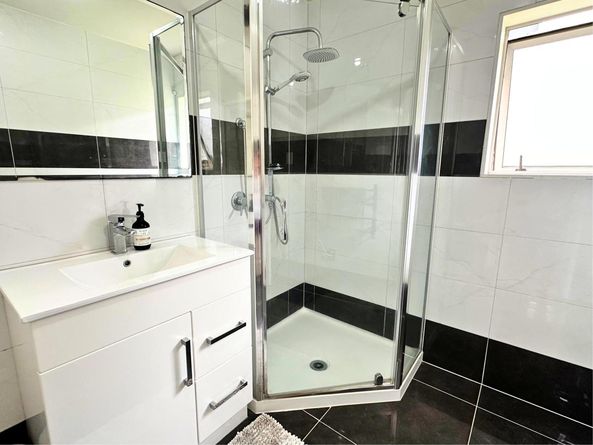 Bright&Cozy Room - Homestay Style - On Street Parking Only โอ๊คแลนด์ ภายนอก รูปภาพ