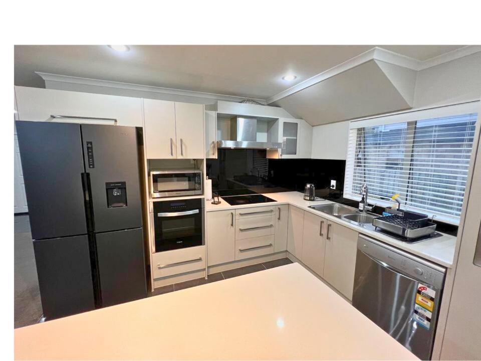 Bright&Cozy Room - Homestay Style - On Street Parking Only โอ๊คแลนด์ ภายนอก รูปภาพ